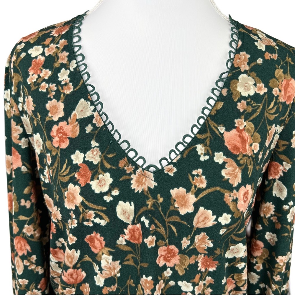 Flower & Feather Size Small Floral Smocked Hem Blouse Green Boho Style Shirt Top - Picture 6 of 10